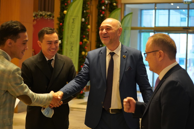 MEYOS конференция Hyatt Regency Tashkent